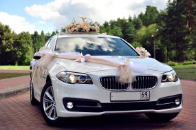 bmw 520 белый седан